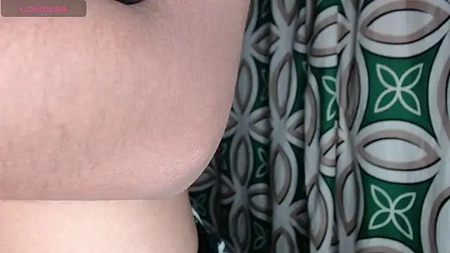 Snapshot of Lilitth_rose chatting on November 2025 02:50:02 AM Lilitth rose online show from November 2025 02:50:02 AM