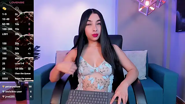 Snapshot of Caroline_Millerr chatting on October 2025 08:08:02 PM Caroline Millerr online show from October 2025 08:08:02 PM