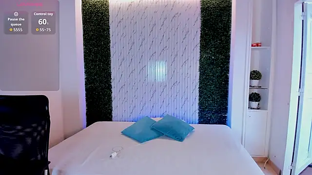 Caroline Millerr online show from March 2026 11:40:01 AM