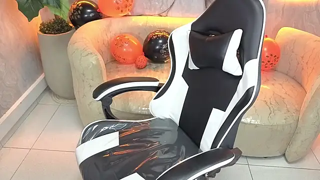 nathaly tp online show from October 2025 01:01:02 PM