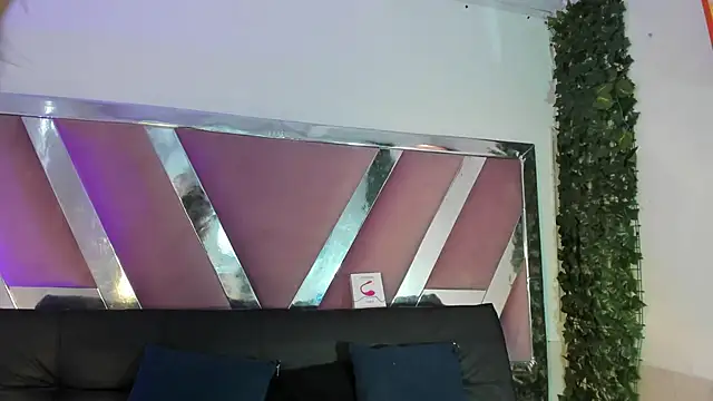 Snapshot of KateValencia chatting on November 2025 12:06:01 PM KateValencia online show from November 2025 12:06:01 PM