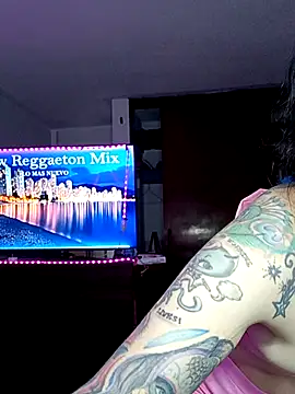 Snapshot of pinklajokr chatting on November 2025 12:22:02 AM pinklajokr online show from November 2025 12:22:02 AM