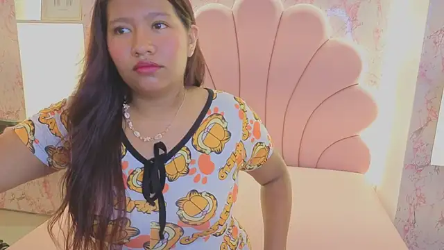 Snapshot of Sharon_Curvy chatting on October 2025 01:37:01 AM Sharon Curvy online show from October 2025 01:37:01 AM