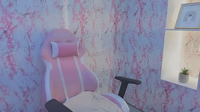 Snapshot of Sharon_Curvy chatting on November 2025 03:38:02 AM Sharon Curvy online show from November 2025 03:38:02 AM