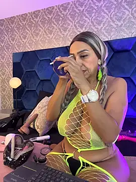 Angelina Roa online show from May 2026 02:13:01 PM