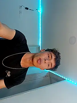 Snapshot of Ivonnybonn chatting on October 2025 03:17:01 AM Ivonnybonn online show from October 2025 03:17:01 AM