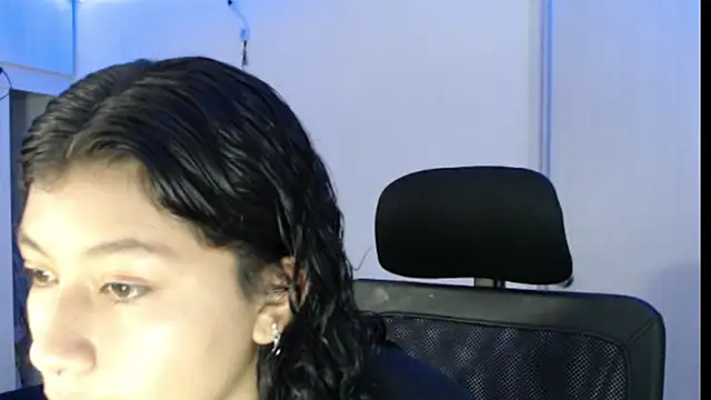 Snapshot of Ivonnybonn chatting on October 2025 08:53:02 PM Ivonnybonn online show from October 2025 08:53:02 PM