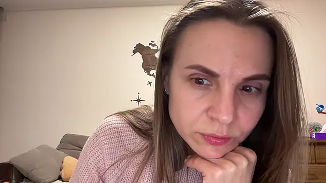 AnnieLove7722 online show from December 2025 02:32:02 PM