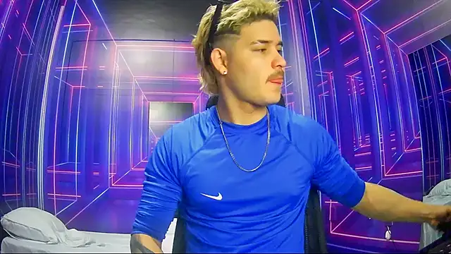 Snapshot of AlexPiersss chatting on September 2025 07:19:02 PM AlexPiersss online show from September 2025 07:19:02 PM