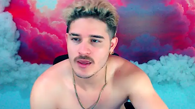 Snapshot of AlexPiersss chatting on October 2025 07:11:02 PM AlexPiersss online show from October 2025 07:11:02 PM