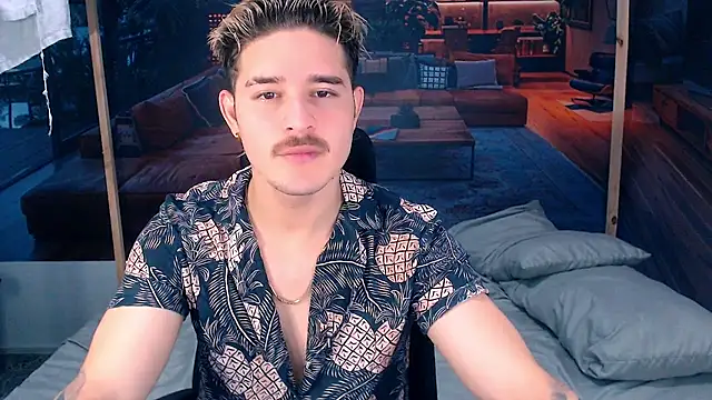 Snapshot of AlexPiersss chatting on October 2025 07:14:02 PM AlexPiersss online show from October 2025 07:14:02 PM