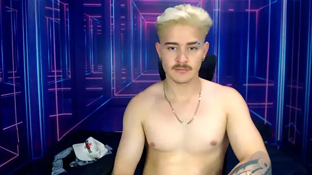 Snapshot of AlexPiersss chatting on October 2025 07:14:02 PM AlexPiersss online show from October 2025 07:14:02 PM