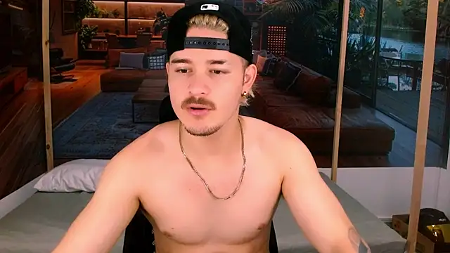 Snapshot of AlexPiersss chatting on October 2025 07:03:02 PM AlexPiersss online show from October 2025 07:03:02 PM