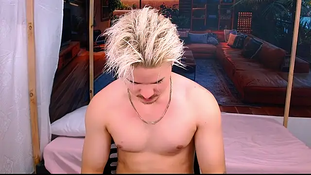 Snapshot of AlexPiersss chatting on October 2025 07:04:02 PM AlexPiersss online show from October 2025 07:04:02 PM