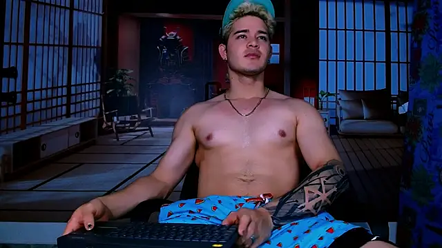 Snapshot of AlexPiersss chatting on November 2025 07:13:02 PM AlexPiersss online show from November 2025 07:13:02 PM