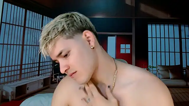 Snapshot of AlexPiersss chatting on November 2025 07:10:01 PM AlexPiersss online show from November 2025 07:10:01 PM