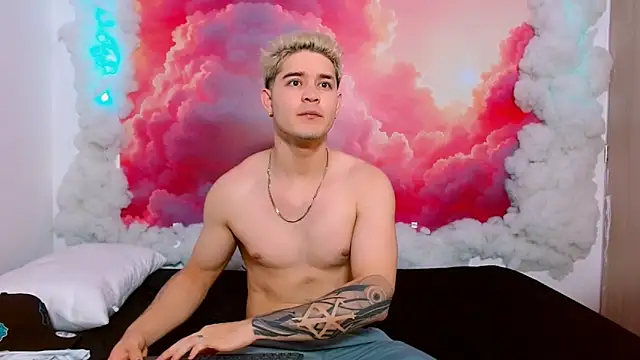 Snapshot of AlexPiersss chatting on November 2025 07:08:02 PM AlexPiersss online show from November 2025 07:08:02 PM