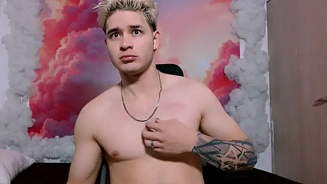 Snapshot of AlexPiersss chatting on November 2025 07:07:02 PM AlexPiersss online show from November 2025 07:07:02 PM