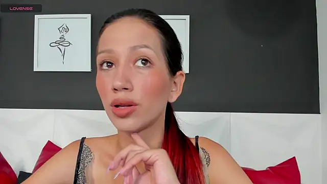 Snapshot of sofi_laane chatting on November 2025 12:48:02 PM sofi laane online show from November 2025 12:48:02 PM