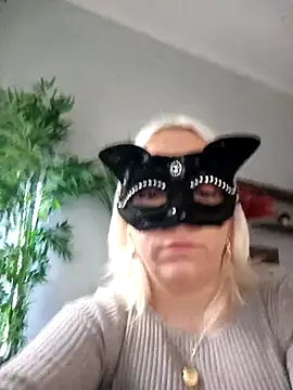 Snapshot of Lillike30 chatting on February 2026 03:43:02 PM Lillike30 online show from February 2026 03:43:02 PM