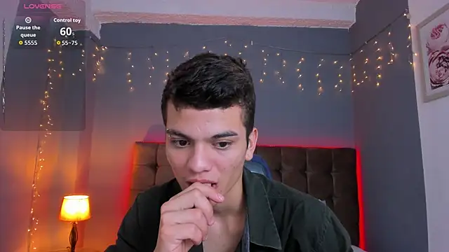 Snapshot of Enzo_Martinez18 chatting on September 2025 02:21:01 PM Enzo Martinez18 online show from September 2025 02:21:01 PM