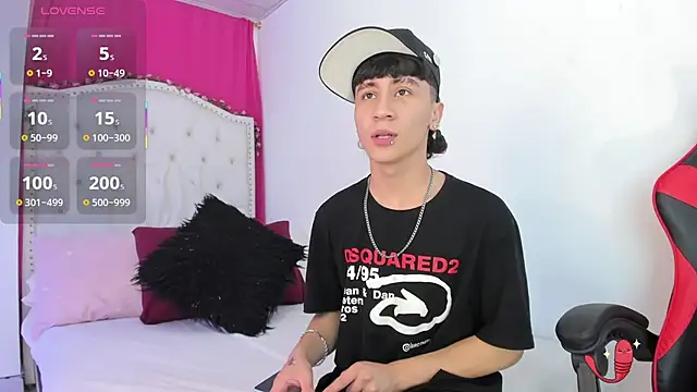 Snapshot of XaanderGrey chatting on November 2025 07:46:02 PM XaanderGrey online show from November 2025 07:46:02 PM