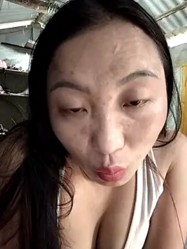 Snapshot of zhen-zo chatting on April 2026 04:59:02 AM zhen-zo online show from April 2026 04:59:02 AM