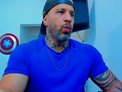 Snapshot of JoshRigby chatting on October 2025 07:00:01 PM JoshRigby online show from October 2025 07:00:01 PM