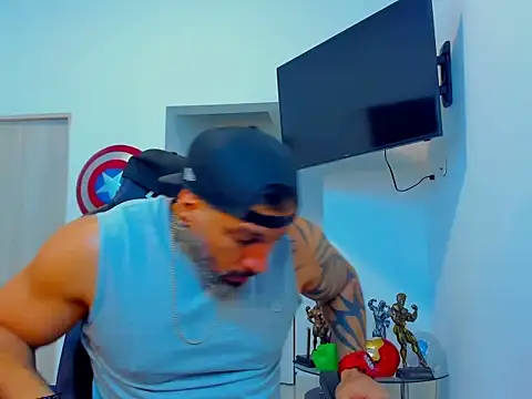 Snapshot of JoshRigby chatting on October 2025 09:25:02 PM JoshRigby online show from October 2025 09:25:02 PM