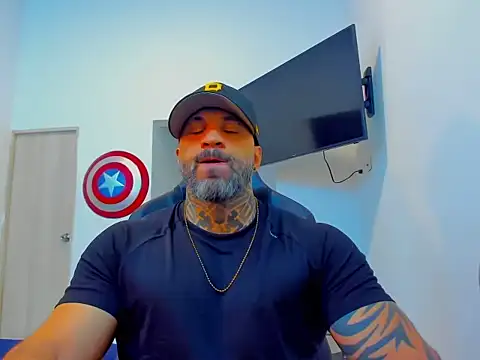 Snapshot of JoshRigby chatting on October 2025 07:01:02 PM JoshRigby online show from October 2025 07:01:02 PM