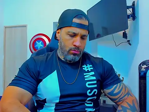 Snapshot of JoshRigby chatting on October 2025 07:38:01 PM JoshRigby online show from October 2025 07:38:01 PM