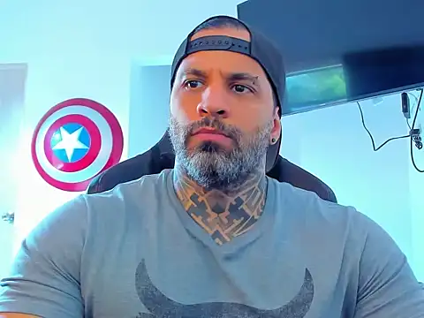 Snapshot of JoshRigby chatting on October 2025 07:36:02 PM JoshRigby online show from October 2025 07:36:02 PM