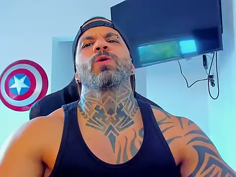 Snapshot of JoshRigby chatting on November 2025 08:19:01 PM JoshRigby online show from November 2025 08:19:01 PM