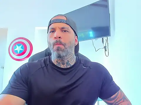 Snapshot of JoshRigby chatting on November 2025 08:20:01 PM JoshRigby online show from November 2025 08:20:01 PM