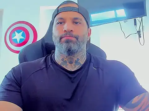 Snapshot of JoshRigby chatting on November 2025 09:14:01 PM JoshRigby online show from November 2025 09:14:01 PM