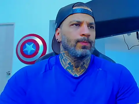 Snapshot of JoshRigby chatting on November 2025 08:29:02 PM JoshRigby online show from November 2025 08:29:02 PM