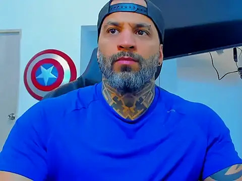 Snapshot of JoshRigby chatting on November 2025 08:44:01 PM JoshRigby online show from November 2025 08:44:01 PM