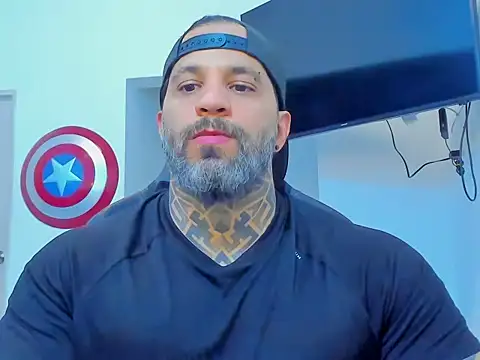 Snapshot of JoshRigby chatting on November 2025 08:23:02 PM JoshRigby online show from November 2025 08:23:02 PM