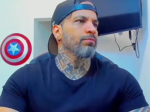 Snapshot of JoshRigby chatting on December 2025 07:43:01 PM JoshRigby online show from December 2025 07:43:01 PM