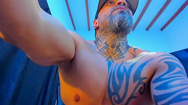 Snapshot of JoshRigby chatting on March 2026 02:04:02 AM JoshRigby online show from March 2026 02:04:02 AM