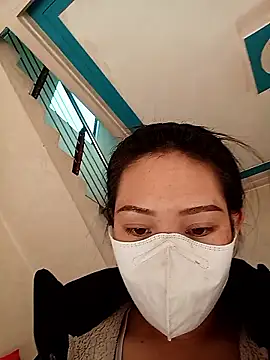 bree-zz online show from December 2025 01:44:02 AM