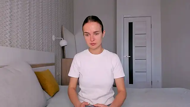 Snapshot of LilMary_ chatting on November 2025 06:34:01 AM LilMary online show from November 2025 06:34:01 AM