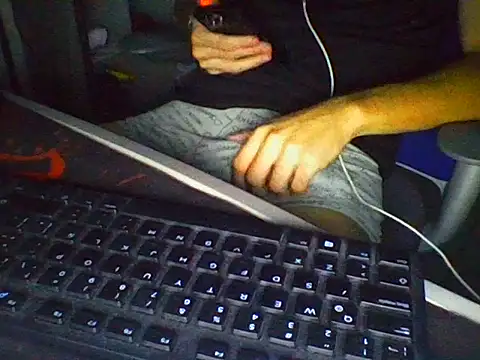 AlbertoRuiz086 online show from October 2025 06:36:02 AM