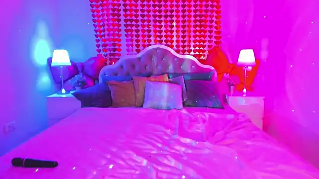 Snapshot of CamillaDreamer chatting on February 2026 06:36:02 PM CamillaDreamer online show from February 2026 06:36:02 PM