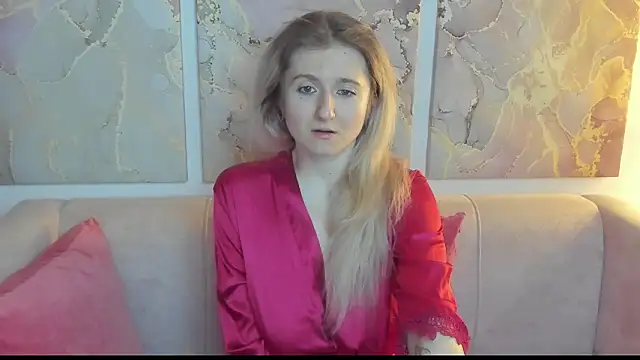 Snapshot of CamillaDreamer chatting on March 2026 05:01:02 PM CamillaDreamer online show from March 2026 05:01:02 PM