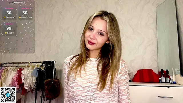 Snapshot of LindyEckland chatting on October 2025 12:27:01 PM LindyEckland online show from October 2025 12:27:01 PM