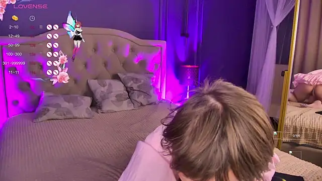 Snapshot of Lilly_Stark chatting on October 2025 06:44:01 AM Lilly Stark online show from October 2025 06:44:01 AM