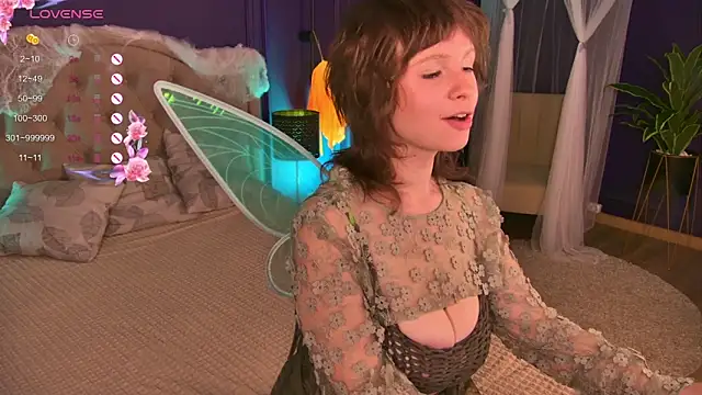 Snapshot of Lilly_Stark chatting on October 2025 10:44:01 AM Lilly Stark online show from October 2025 10:44:01 AM