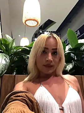 Snapshot of alexawinterrr chatting on December 2025 10:48:01 PM alexawinterrr online show from December 2025 10:48:01 PM