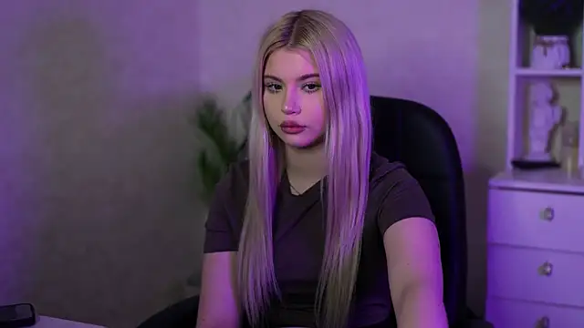 Snapshot of AshleyNikoo chatting on September 2025 09:58:02 AM AshleyNikoo online show from September 2025 09:58:02 AM